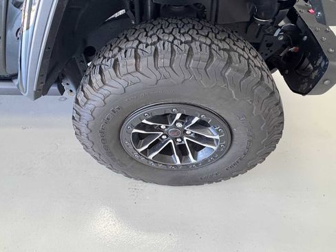 Used 2024 Jeep Wrangler Unlimited Rubicon AWD/4WD image 5