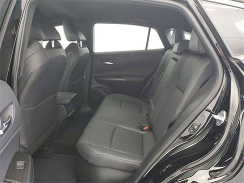 Used 2024 Toyota Venza XLE image 14