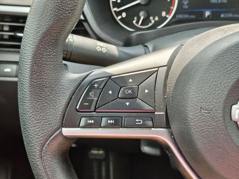 Used 2024 Nissan Altima 2.5 SV FWD image 18