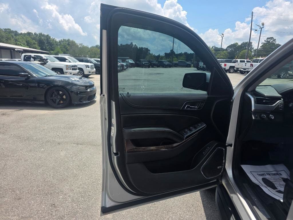 Used 2018 Chevrolet Suburban LT AWD/4WD image 6