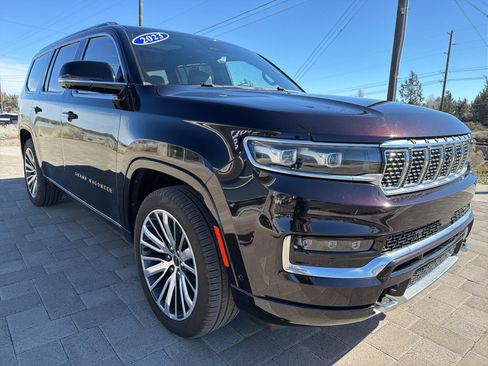 Used 2023 Jeep Grand Wagoneer Series III w/ Rear-Seat Entertainment Group AWD/4WD image 4