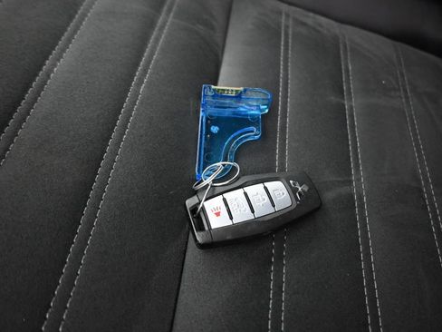 Used 2025 Mitsubishi Outlander AWD image 64
