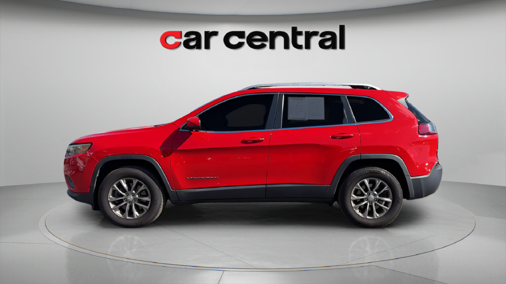 Used 2021 Jeep Cherokee Latitude Lux w/ Comfort/Convenience Group AWD/4WD image 2