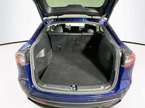 Used 2022 Tesla Model Y Long Range AWD/4WD image 28