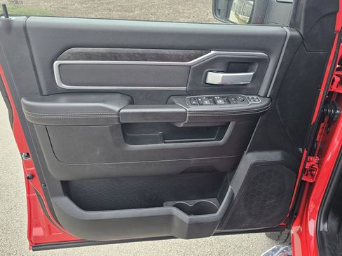 Used 2024 RAM 2500 Big Horn w/ Bed Utility Group image 11