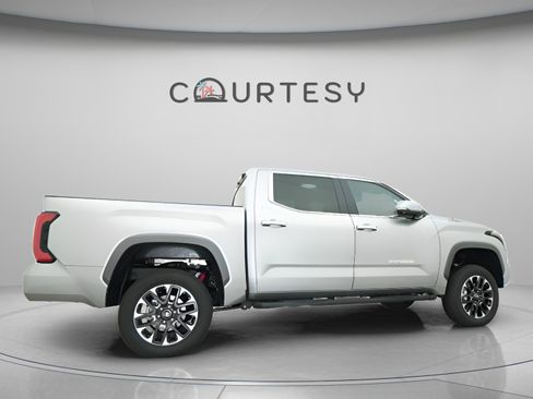 New 2025 Toyota Tundra Limited AWD/4WD image 27