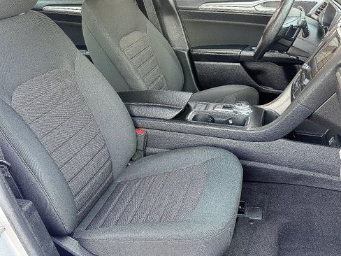 Used 2019 Ford Fusion SE FWD image 37
