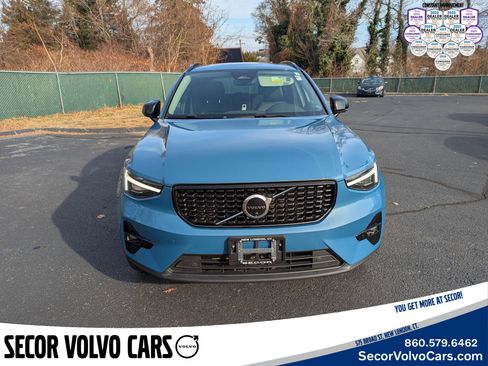 Certified 2023 Volvo XC40 B5 Ultimate w/ Protection Package Premier image 2
