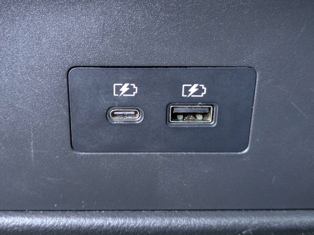 Used 2023 Nissan Rogue SV AWD/4WD image 16