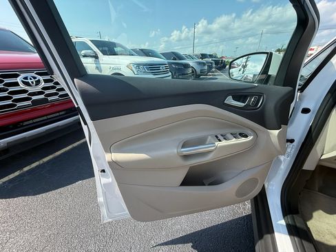 Used 2016 Ford C-MAX SEL w/ Equipment Group 301A FWD image 11