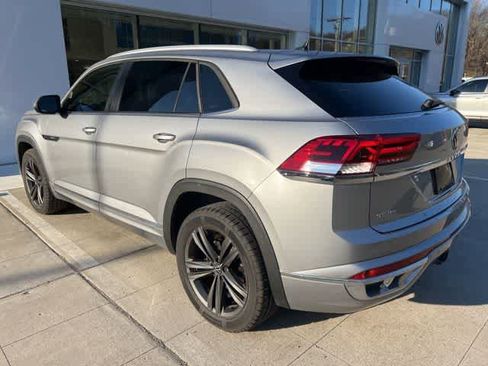 Used 2021 Volkswagen Atlas Cross Sport SE image 3