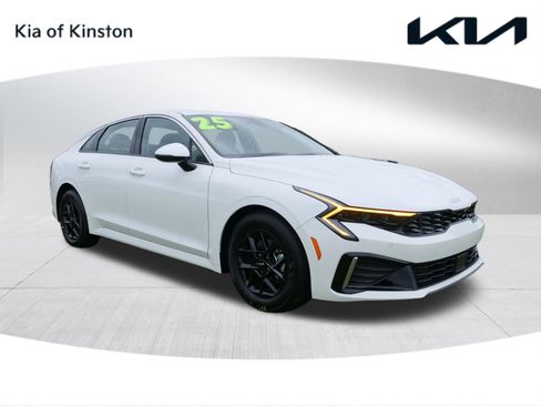 New 2025 Kia K5 LXS image 1