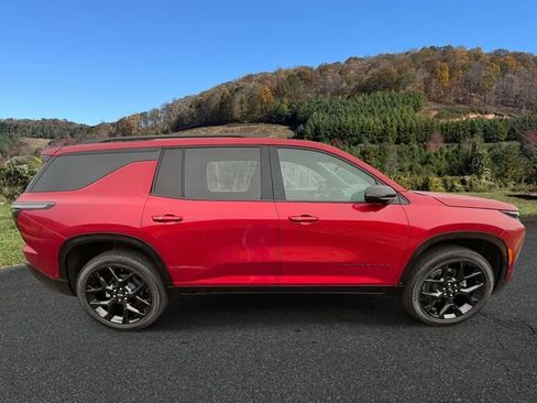 Used 2024 Chevrolet Traverse RS w/ LPO, Floor Liner Package image 8