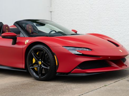 Used 2023 Ferrari SF90 Spider AWD/4WD image 24
