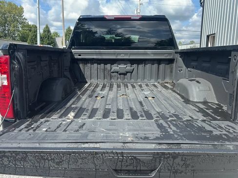 Used 2022 Chevrolet Silverado 2500 LT w/ Midnight Edition AWD/4WD image 7