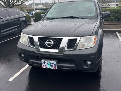 Used 2013 Nissan Frontier SV image 7