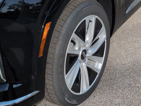 New 2026 Cadillac Vistiq Luxury image 35