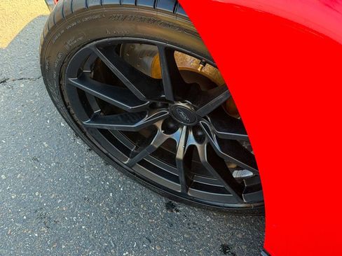 Used 2016 Ford Mustang Shelby GT350 w/ Technology Package image 15