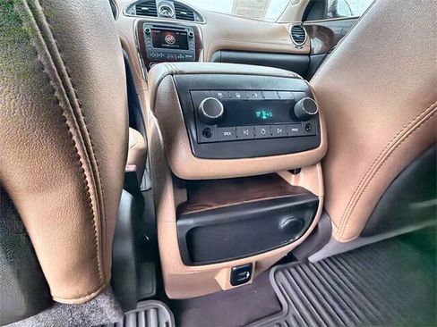 Used 2017 Buick Enclave Premium w/ Enclave Tuscan Edition image 20