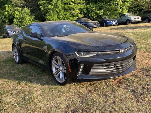 Used 2017 Chevrolet Camaro LT RWD image 3