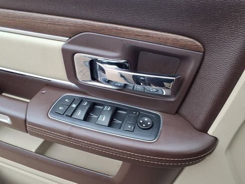 Used 2016 RAM 1500 Laramie w/ Convenience Group image 33