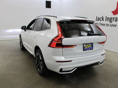 New 2026 Volvo XC60 B5 Plus w/ Climate Package AWD/4WD image 3