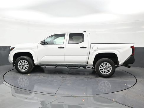 Used 2024 Toyota Tacoma SR RWD image 2