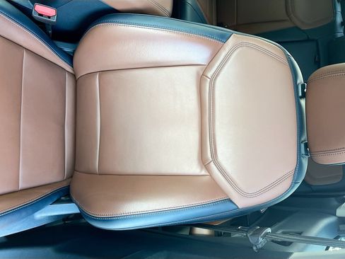 Used 2022 Ford Maverick Lariat w/ Lariat Luxury Package FWD image 19