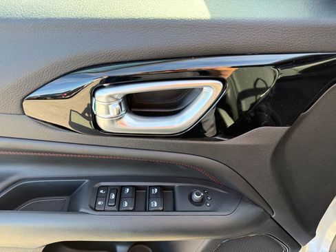 New 2026 Jeep Compass Trailhawk image 15