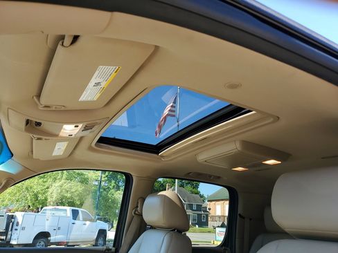 Used 2014 Chevrolet Suburban LTZ AWD/4WD image 20