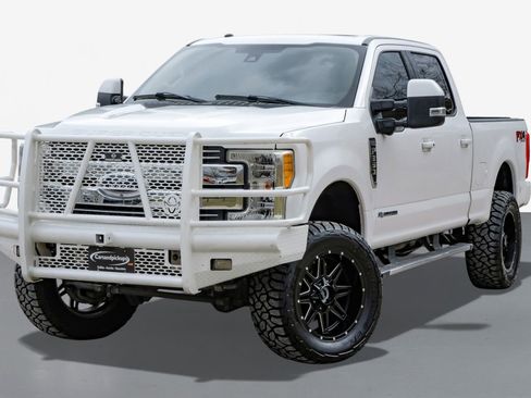 Used 2017 Ford F350 Lariat w/ Lariat Ultimate Package image 4