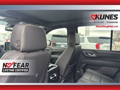 Used 2023 GMC Yukon SLT image 32