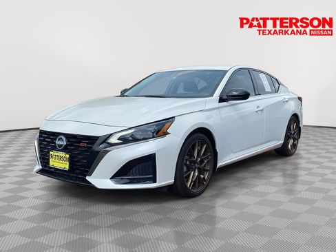 Used 2025 Nissan Altima 2.5 SR FWD image 1