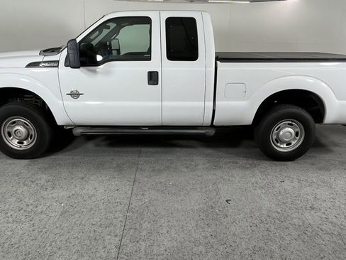 Used 2011 Ford F250 XL w/ Skid Plate Pkg image 6