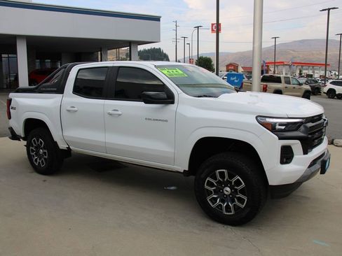 Used 2023 Chevrolet Colorado Z71 w/ Advanced Trailering Package image 9