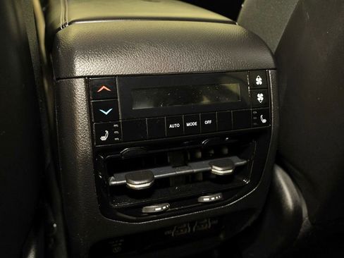 Used 2022 Jeep Grand Cherokee L Limited image 8