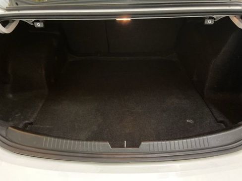 Used 2018 Chevrolet Malibu LT image 11