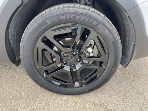 Used 2025 Kia Telluride SX X-Line AWD/4WD image 38