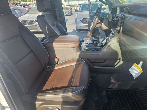 Used 2025 GMC Sierra 1500 Denali AWD/4WD image 15