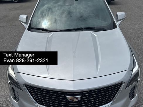 Used 2019 Cadillac XT4 Premium Luxury w/ Enhanced Visibility Package FWD image 6