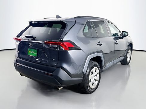 Used 2020 Toyota RAV4 LE image 10