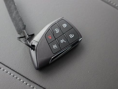 New 2025 Chevrolet Suburban LT w/ Advanced Technology Package image 34