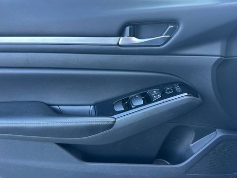 Used 2023 Nissan Altima 2.5 SV image 12