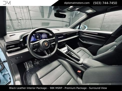 Used 2025 Porsche Macan 4 Electric AWD/4WD image 17