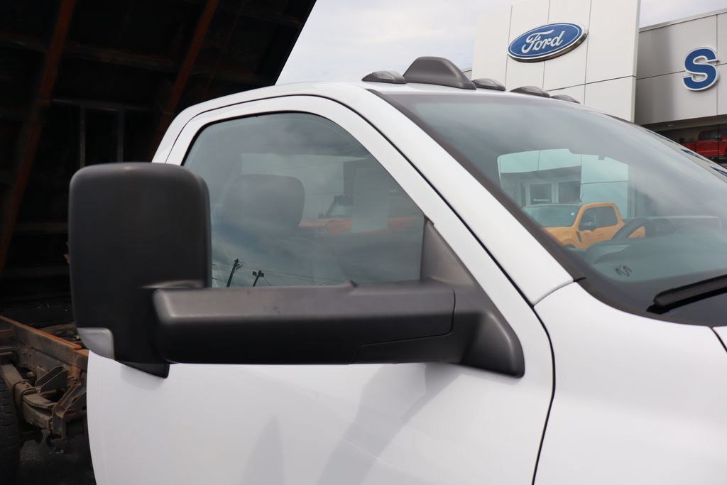 Used 2021 RAM 3500 Tradesman w/ Chrome Appearance Group RWD image 24