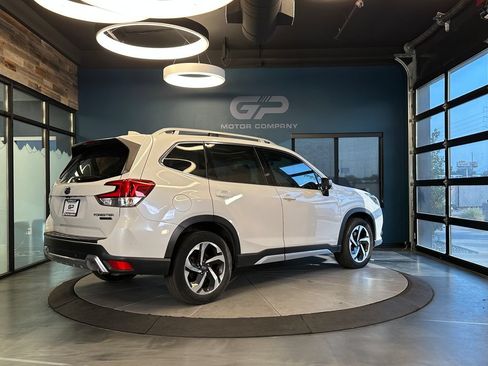 Used 2022 Subaru Forester Touring AWD/4WD image 3