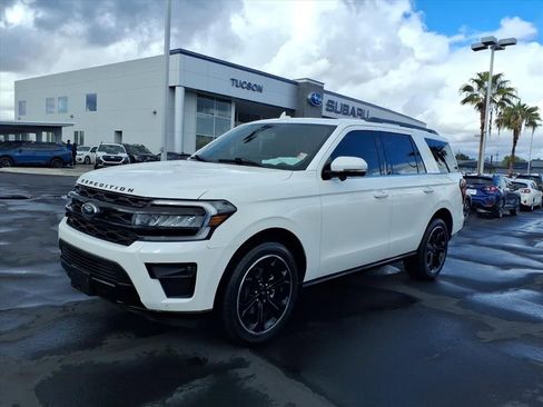 Used 2023 Ford Expedition Limited image 7