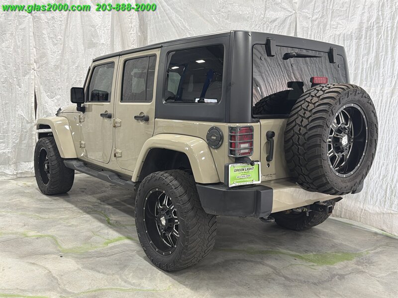 Used 2017 Jeep Wrangler Unlimited Sahara AWD/4WD image 7
