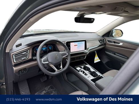New 2026 Volkswagen Atlas SEL image 2