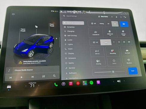 Used 2023 Tesla Model Y Long Range AWD/4WD image 25